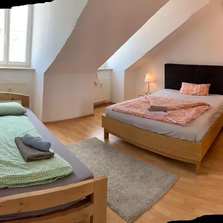 Gemuetliches Dg-apartment Neubauer Ihr Wohlfuehl-feierabend *